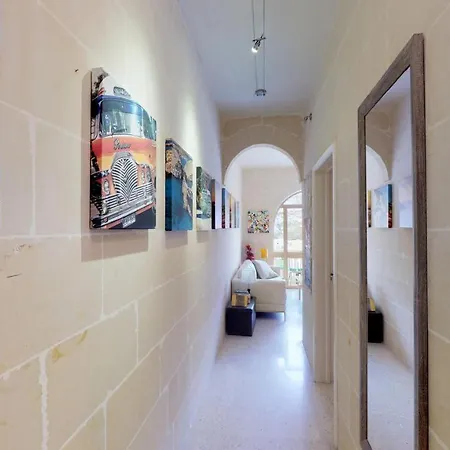 Apartment Bay Xlendi